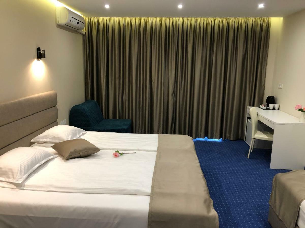 Family Hotel Avenue Kiten  Kültér fotó