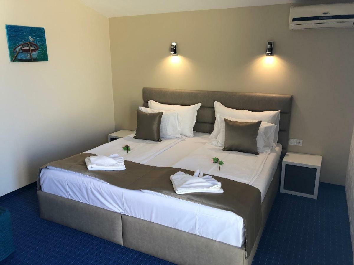 Family Hotel Avenue Kiten  Kültér fotó